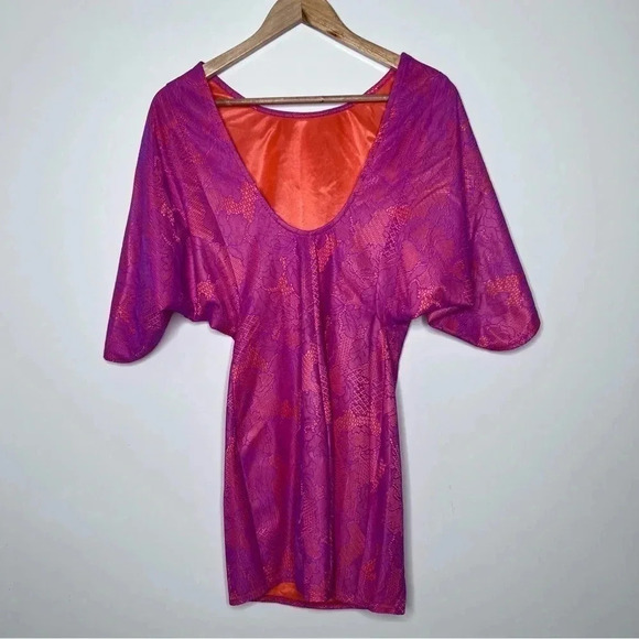 Rubber Ducky Productions Lace V-Back Dolman Sleeve Mini Dress Size Small - Picture 4 of 6